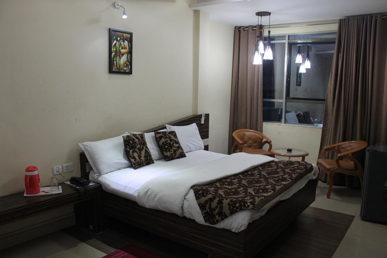 Hotel Swayam Jabalpur Exterior photo